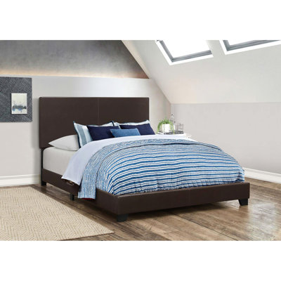 Grand lit moderne brun - Redéfinir le confort dans votre chambre à coucher offrant une retraite relaxante