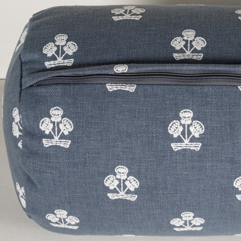 Housse et insert de coussin Hamachi, Polyester, Traversin H 8 po x l 21 po, Denim Blue Floral