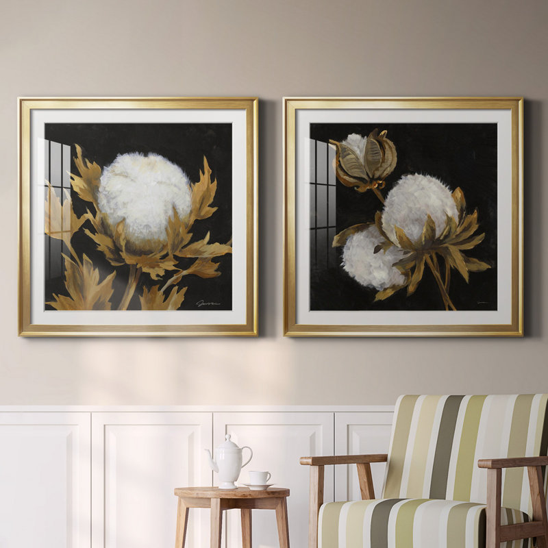 Cotton Balls I - Cadre photo, H 26,5 po x l 53 po x P 1,5 po, Encadrement doré, Blanc