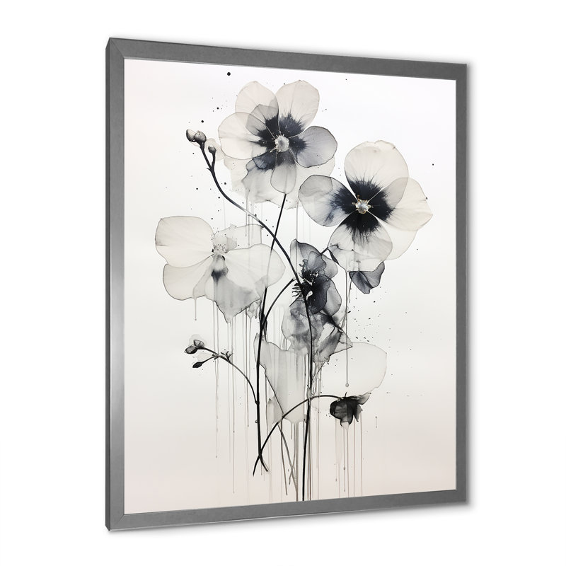 Violettes ornées noires et blanches sur toile, Cadre simple argenté, H 44 po x l 34 po x P 1,5 po