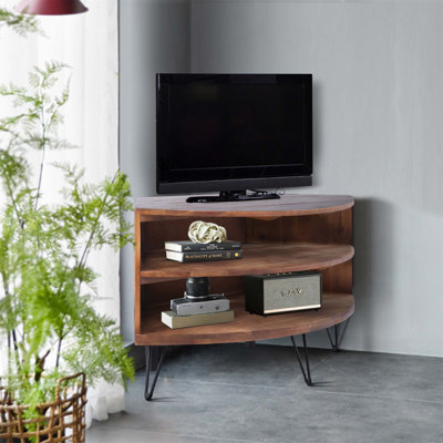 Table de coin en bois récupéré en forme de ventilateur pour le salon, peu encombrante et esthétique