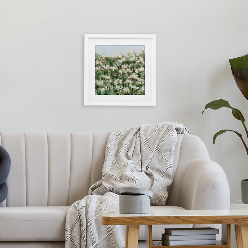 «Daisy Field in Springtime», reproduction encadrée sous verre, design par Emma Bell, H 13 po x l 13 po, Cadre blanc côtier