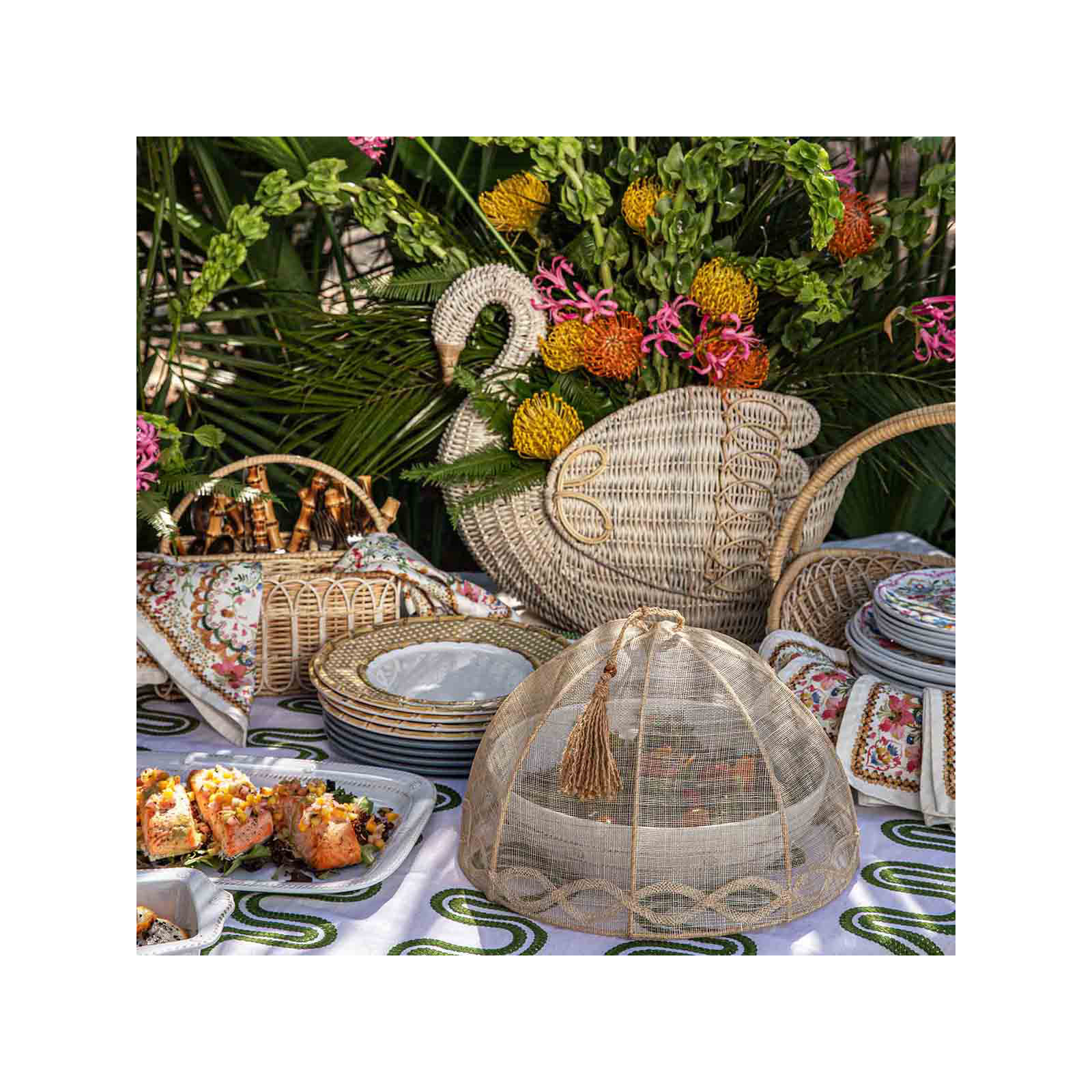Provence Rattan Swan Basket