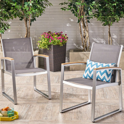 Chaise de salle à manger grise - aluminium, 21,84 po de profondeur, 24,46 po de largeur, 33,72 po de hauteur, 10,51 lb Patio contemporain avec siège et dossier en filet, fabrication en aluminium rouille, style Mid-Century, structure, rouille