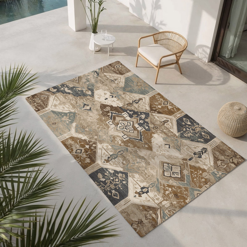 Tapis intérieur et extérieur Majestic Emblem, Rectangle 1 pi 6 po x 2 pi 6 po