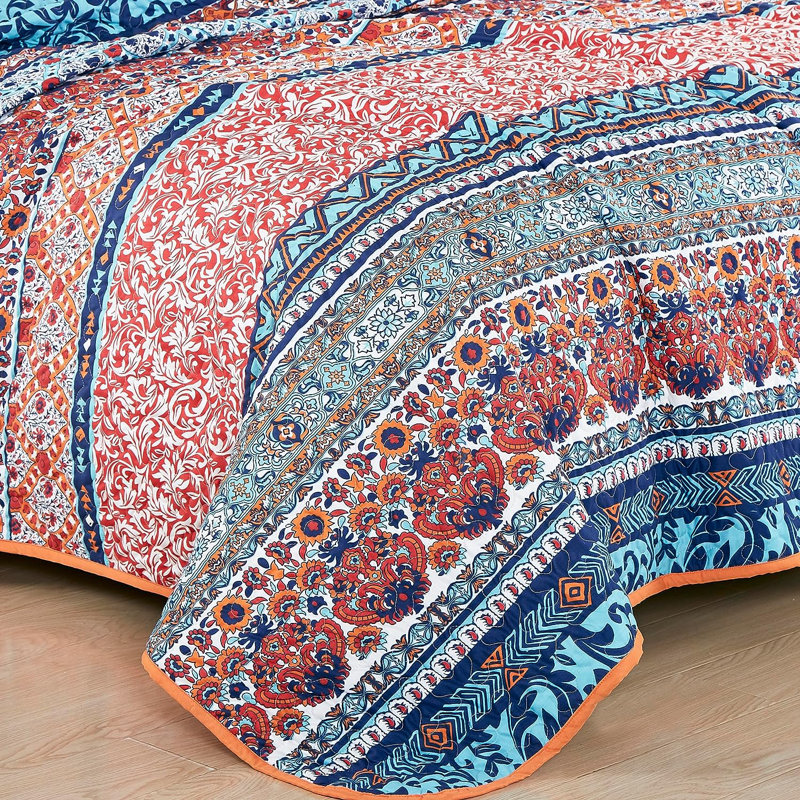 Boho Microfiber Bedding Quilt, Queen Quilt  + 2 Standard Pillow Shams