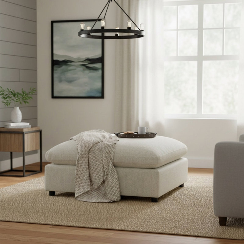 Repose-pieds carré beige en tissu 40 po