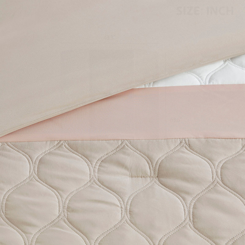 Ensemble d'édredon luxueux hypoallergénique pour une métamorphose élégante de la chambre à coucher