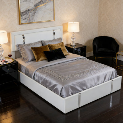 Full Bed Frame Faux Leather Upholstered Bed Frame Platform Bed Frame with Adjustable LED Lights and Charging Station