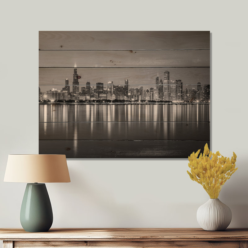 «Chicago Skyline at Night Black and White» - reproduction de photo, H 30 po x l 40 po, Bois