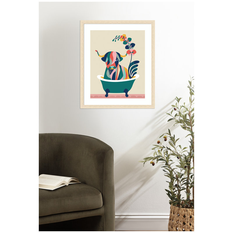«Mid Century Modern Cow in Bathaign» par Rachel Lee, 3 oiseaux, reproduction d'art encadrée