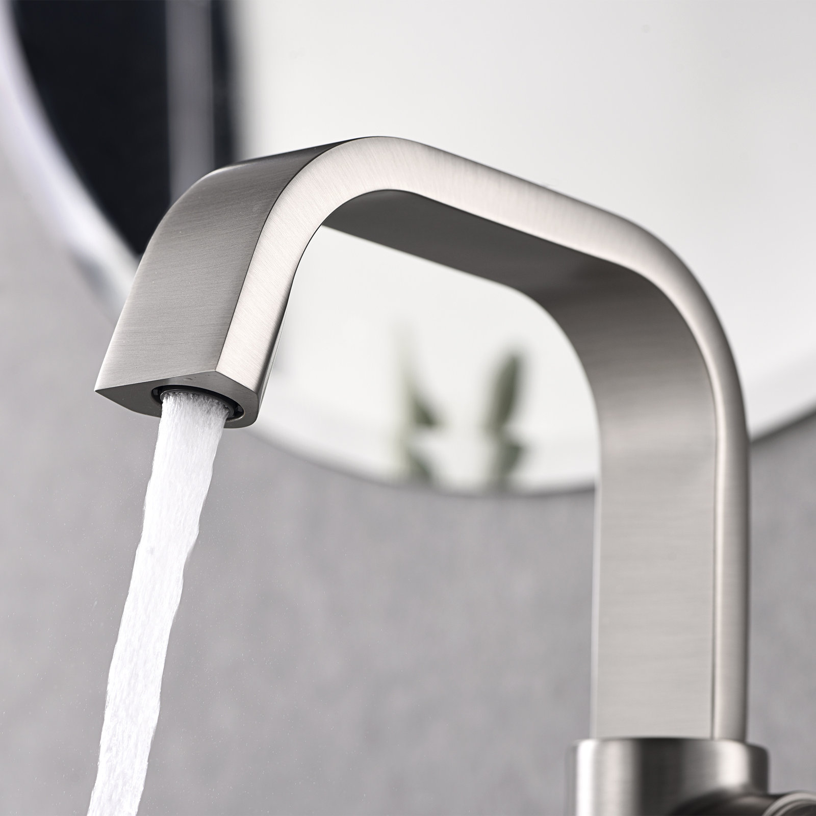 Single Hole Bathroom Faucet with Drain Assembly, Brushed Nickel