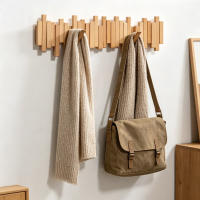 Portemanteau mural en bois de hêtre massif avec 5 crochets rabattables | Œuvre d'art moderne faite à la main pour manteaux, chapeaux, sacs et parapluies | Décoration rustique pour entrée, chambre à coucher ou bureau