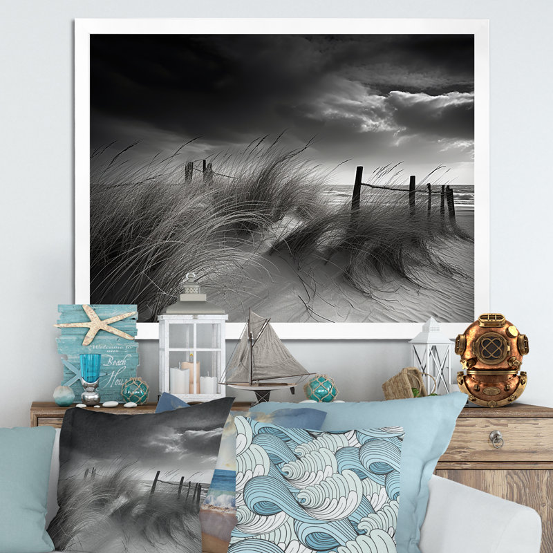 «Black and White Beach Scenery I - Coastal Beach», art mural encadré, H 30 po x l 40 po x P 1,5 po, Cadre photo blanc