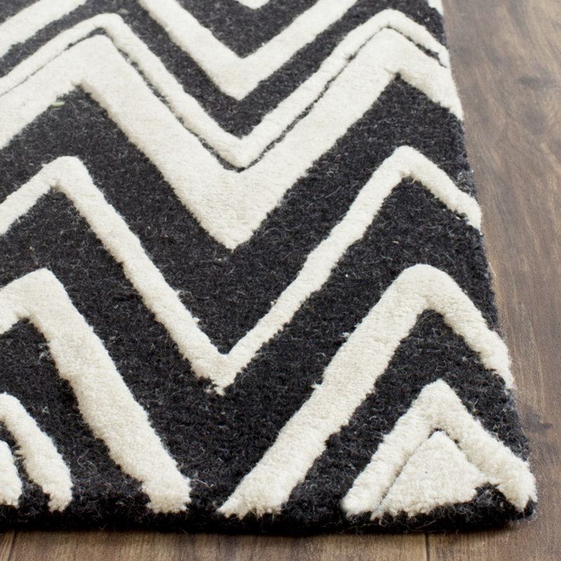 Stephen Chevron Wool Hand Woven Area Rug, Rectangle 122 x 183 cm