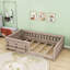 Lit plateforme en bois avec tablettes de rangement et garde-corps-476674301-476674302