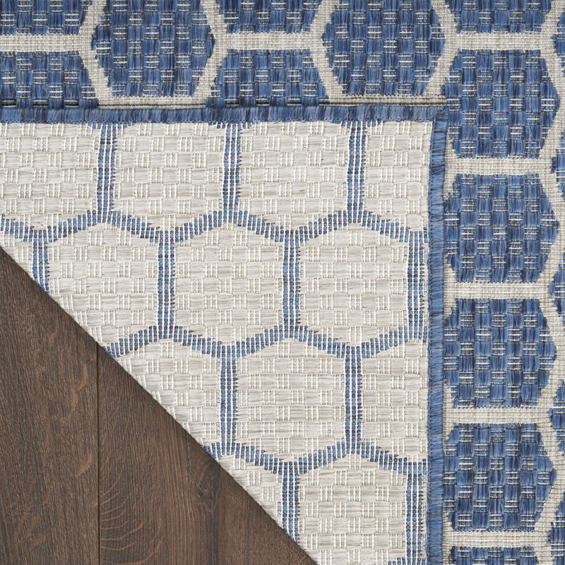 Canete Geometric Reversible Indoor/Outdoor Area Rug in Blue, Rectangle 6' x 9'