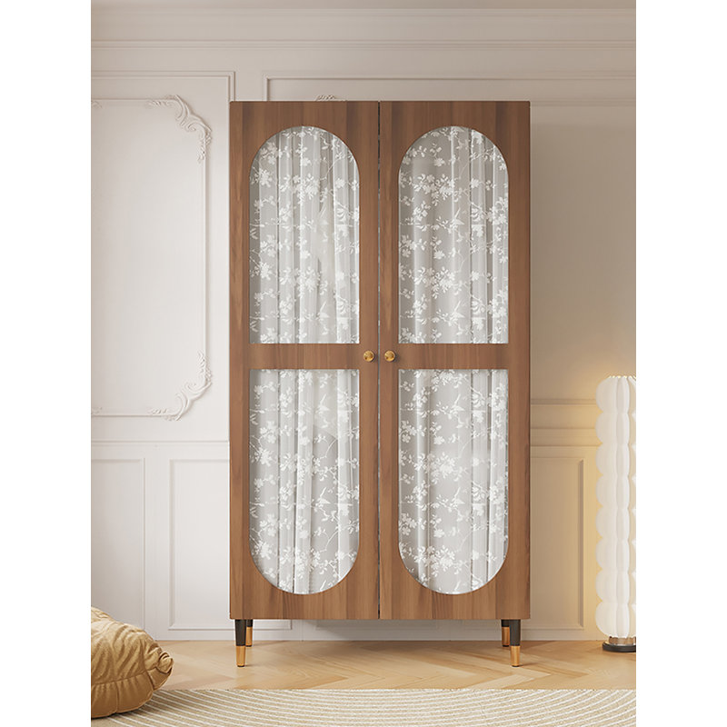Petite garde-robe crémeuse de style français, Brun