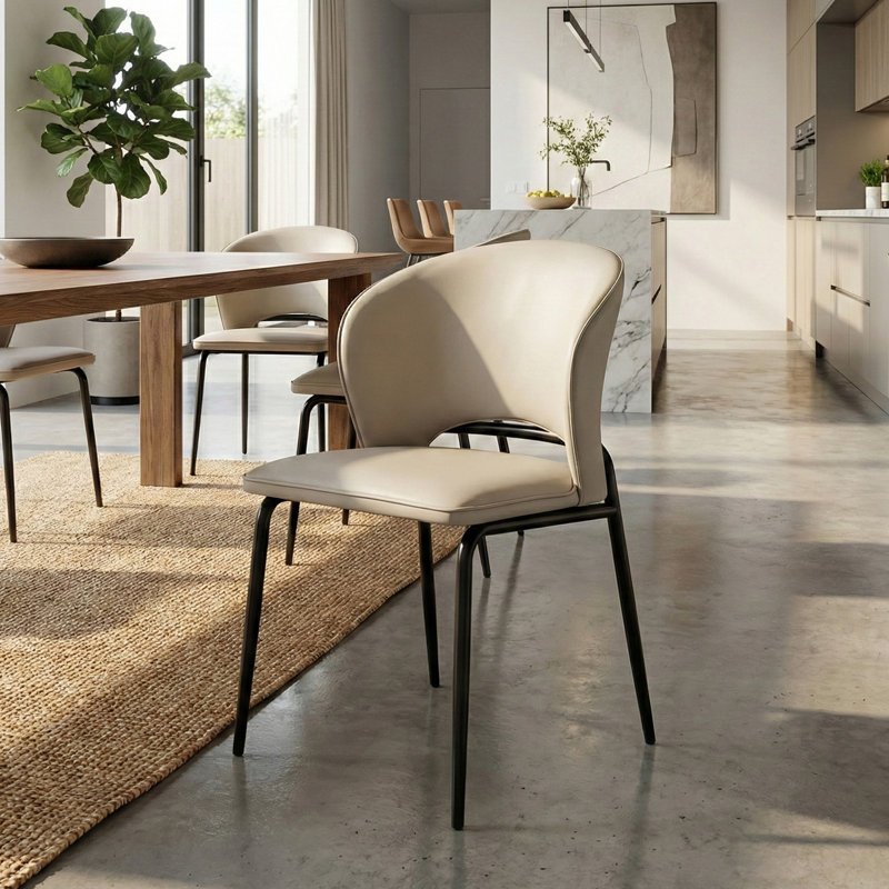 Ensemble de 2 chaises de salle à manger modernes en similicuir gris et chaises d'appoint rembourrées avec pieds en métal robustes