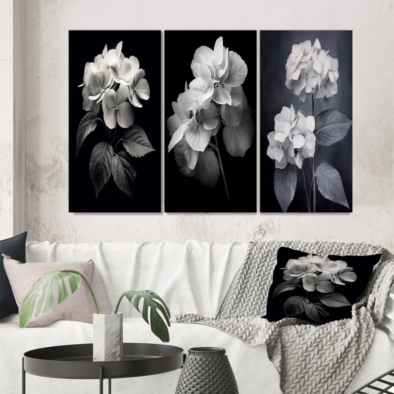 «Black White Hydrangea Blooming», 3 pièces sur toile, Toile tendue, H 20 po x l 36 po