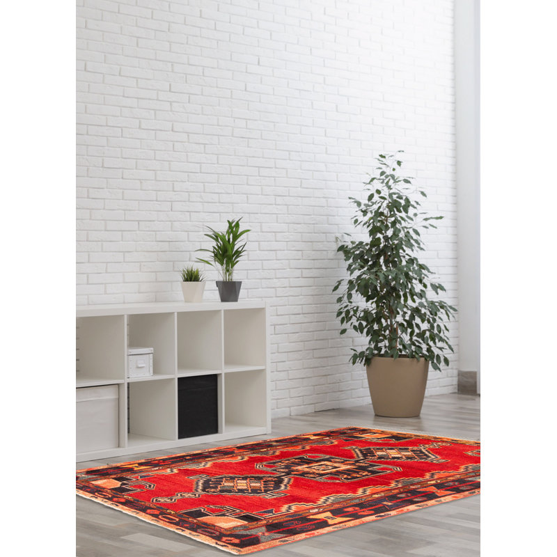 Tapis rouge Konya Anatolian 4 pi 4 po x 6 pi 6 po