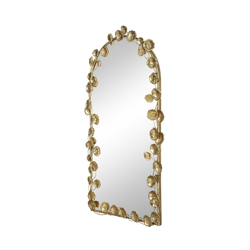 Miroir arqué pleine longueur avec ornements en feuille d'or pour le mur accentué du salon