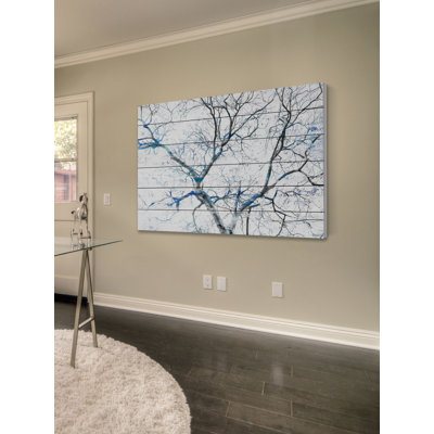 «Blue Branches» par Parvez Taj - impression sur bois