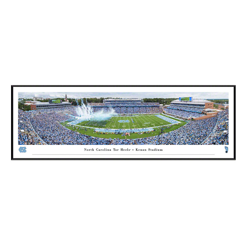 North Carolina Tar Heels - Kenan Stadium, reproduction d'art encadrée sur papier par James Blakeway