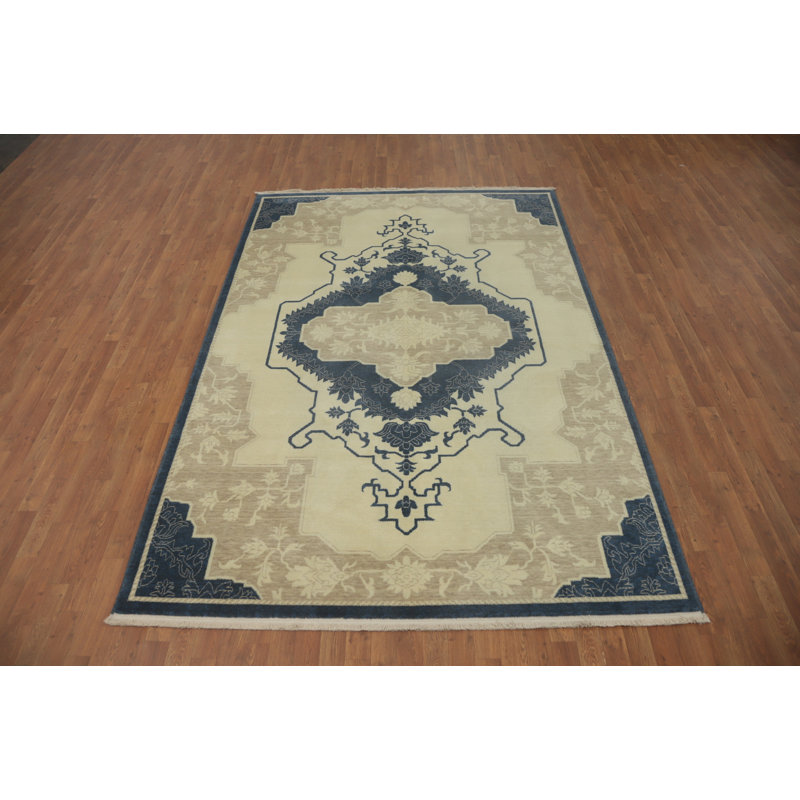 Tapis ivoire et bleu Oushak 6 x 9