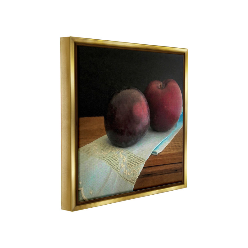 «Two Plums Still Life» sur, H 25 po x l 25 po, Cadre flottant métallique doré