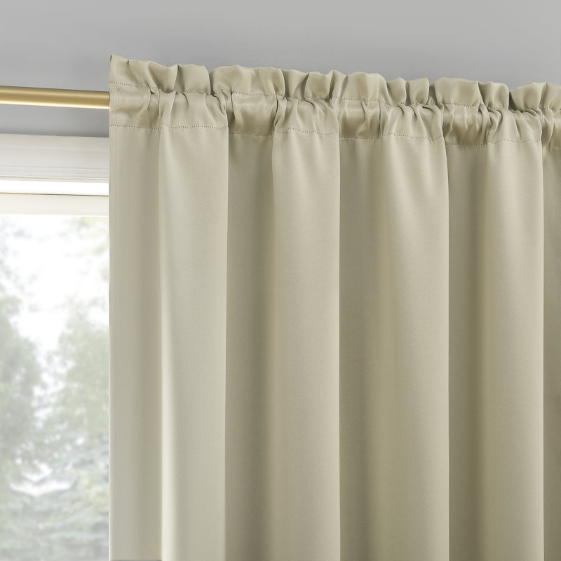 Panneau de rideau 100 % occultant avec passe-tringle de qualité cinéma Oslo Sun Zero, l 52" x L 63", Crème