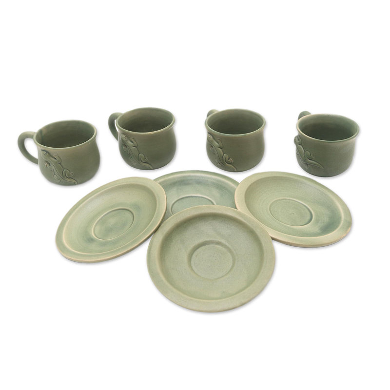 Tasse en céramique et soucoupe