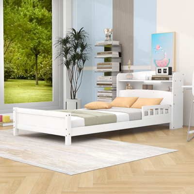 Lit plateforme en bois avec capteur de mouvement à DEL intégré, garde-corps flexibles et tablette