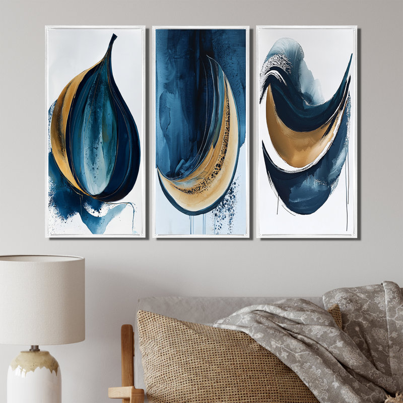 «White and Blue Folk Fruit Abstract I», impression d'art abstrait rouge sur 3 panneaux, H 32 po x l 48 po, Blanc