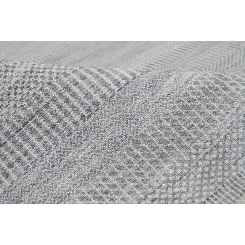 Area Rug in Silver/Gray