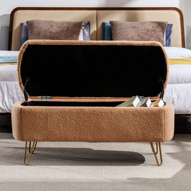 Banc de rangement doré en fausse fourrure chameau pour l'entrée de la chambre à coucher