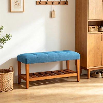 Banc Charla vintage américain de 101,6 cm (40 po) en tissu – Assise capitonnée bleue, pieds fuselés en bois massif, tablette inférieure ouverte, pouf de rangement multifonctionnel pouvant servir de repose-pieds dans l'entrée ou de repose-pieds dans la chambre.