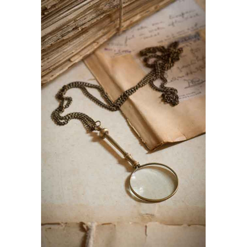 Collier rétro en forme de loupe
