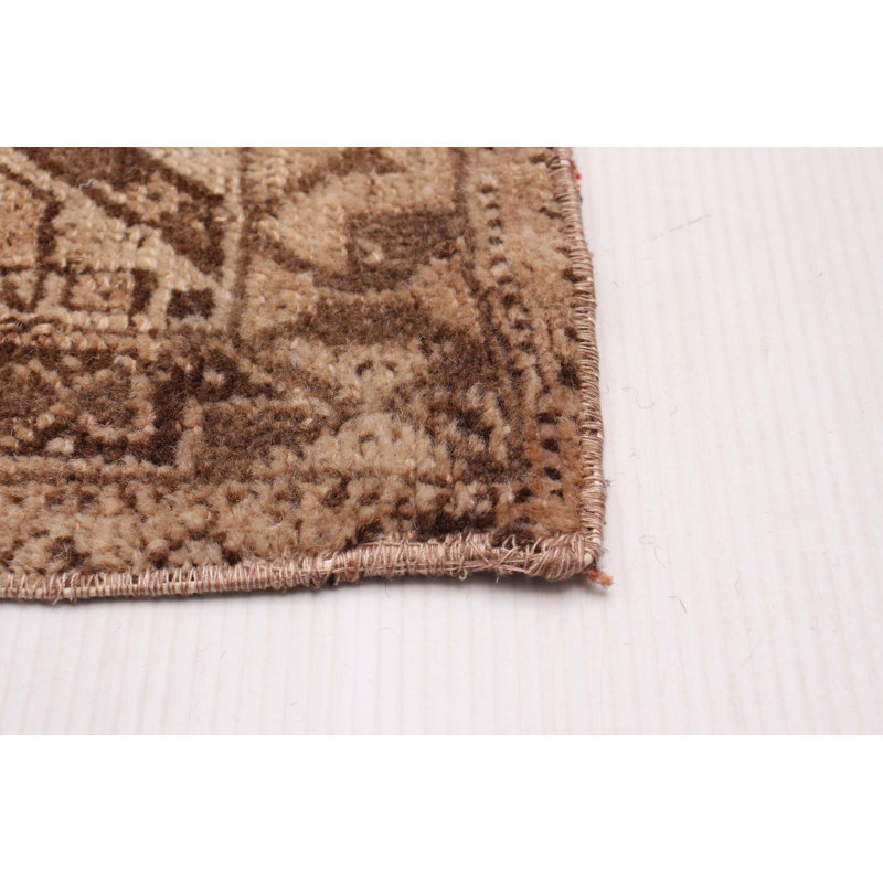 Tapis unique en laine 5 pi 5 po x 6 pi 3 po Waneeta