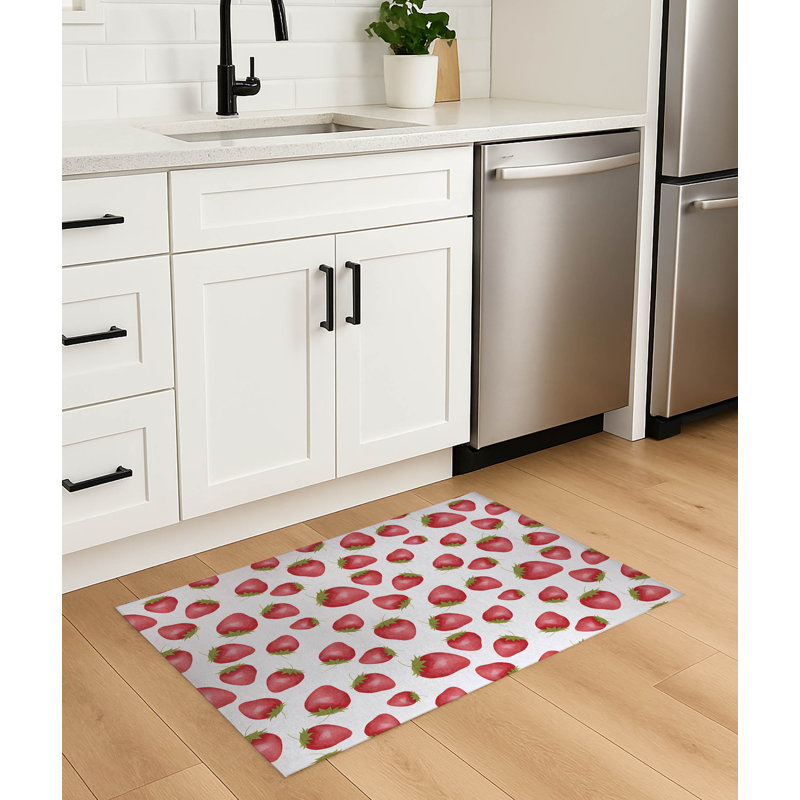 Tapis de cuisine antidérapant Summer Strawberries, Blanc, Rectangulaire 2 pi x 3 pi