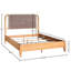Grand lit tissé en similicuir avec éléments de style Mid-Century, structure en bois massif, tête de lit à style ouvert, pieds fuselés, 5 lattes, lit à assembler, conception, fabrication, finition érable arrondi