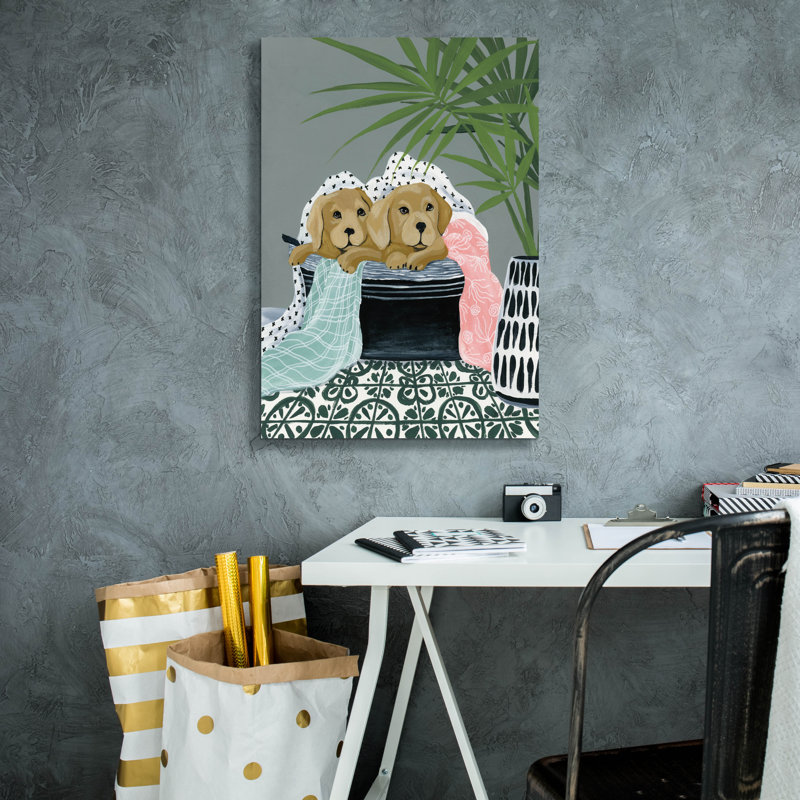«Laundry Dogs» par Yvette St. Amant, art mural sur toile, H 54 po x l 40 po x P 1,5 po