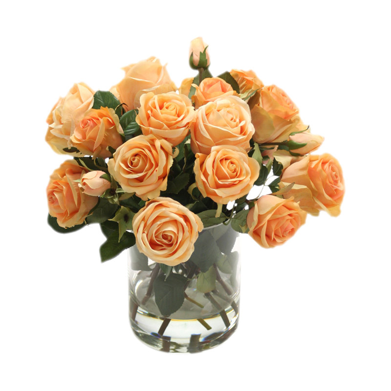 Roses en soie dans un cylindre