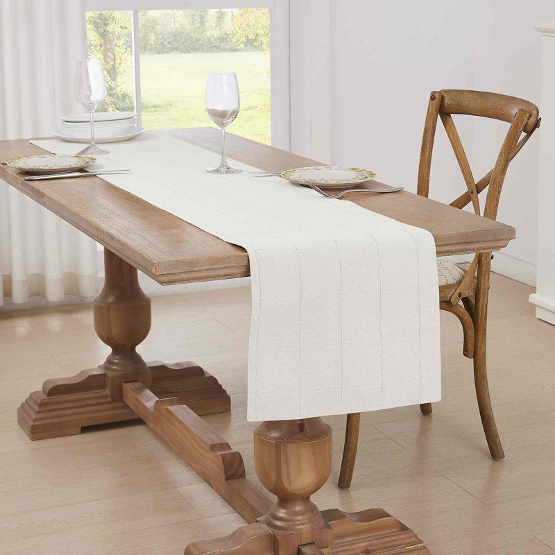 Izod Chadwick Lurex Runner, 90" L x 90" W, Cream