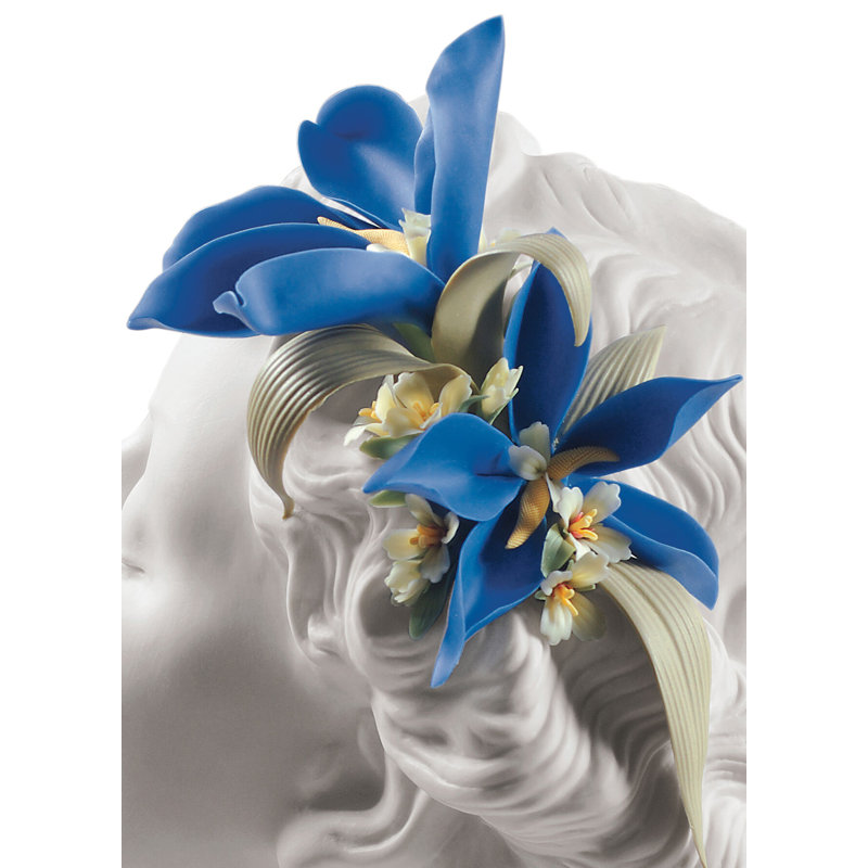 Daisy With Flowers Woman Bust