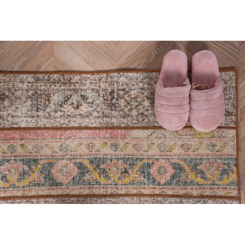 Handmade Turkish Rug Boasting Vintage Bohemian Oushak Design Perfect for Entryway - Rustic Decor Crafted with Wool for Small Spaces