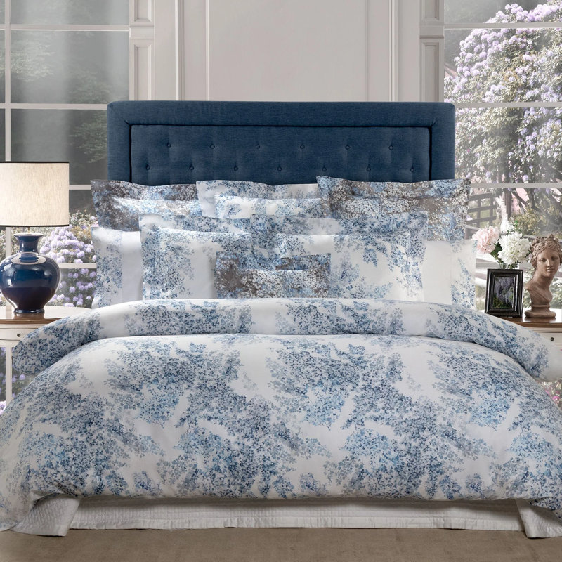 Glicine Sateen Quilt, King Quilt, Colonial Blue