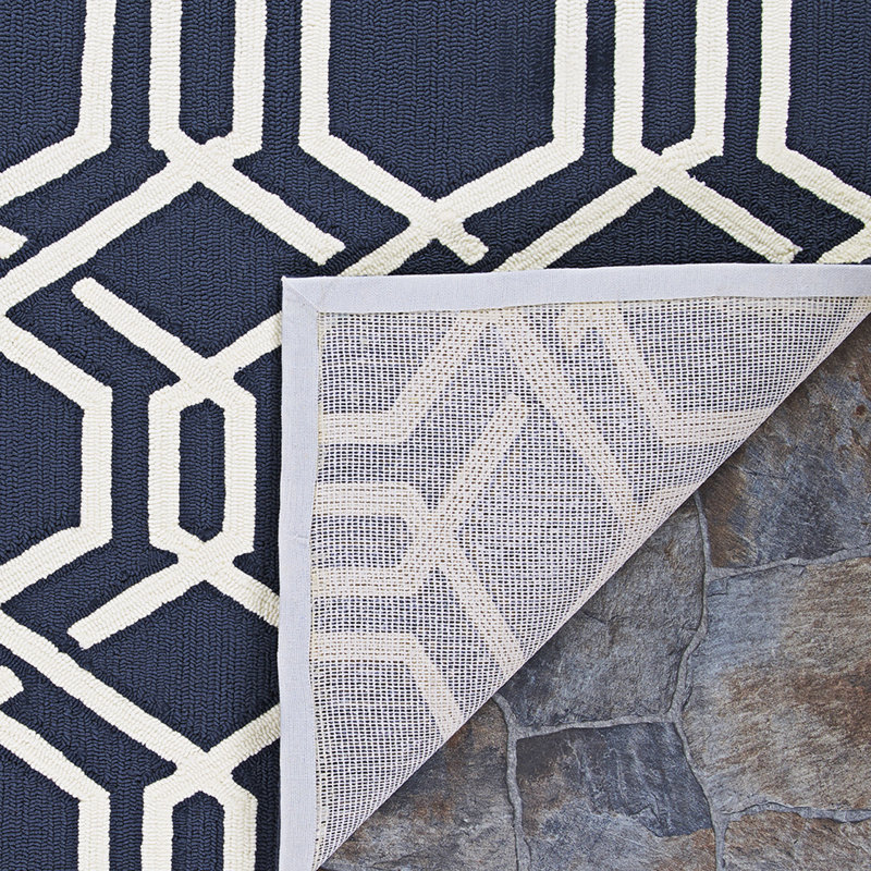 Tapis intérieur / extérieur bleu marine / ivoire à motif géométrique fait à la main Cambil, Rectangle 2 pi x 4 pi