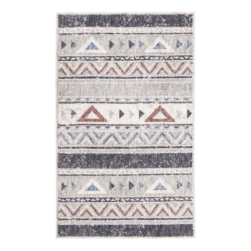 Perlita Geometric Indoor Rug, Rectangle 2' x 3'