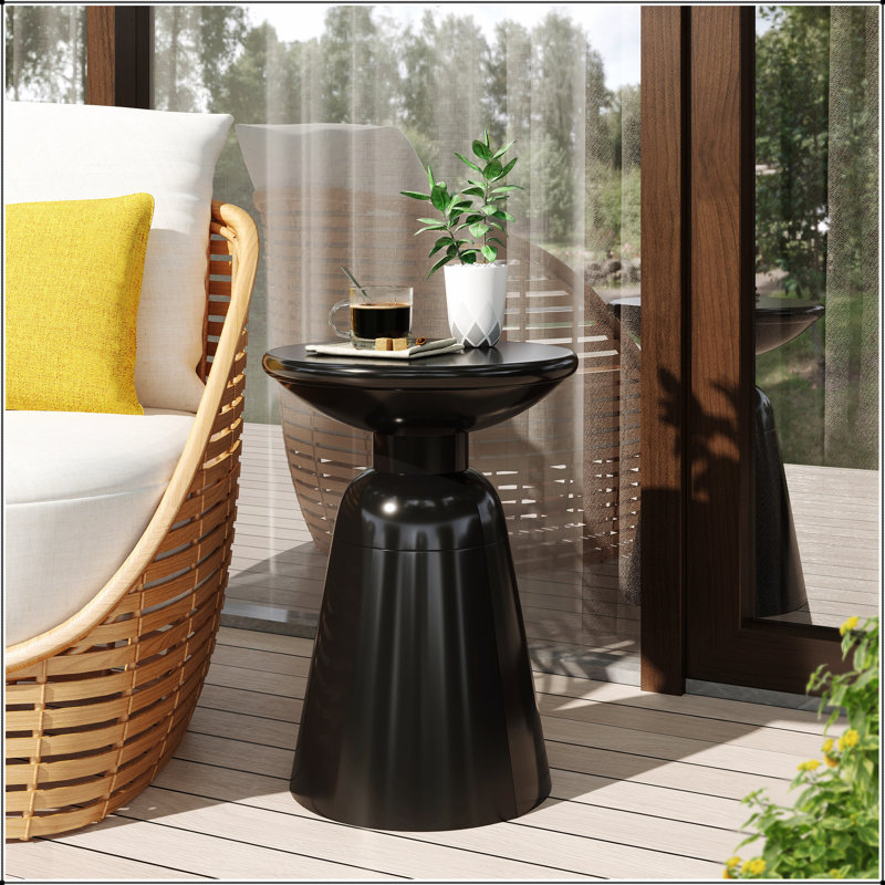 Table de bout d'extérieur en métal durable avec conception circulaire moderne et fer thermolaqué pour une utilisation durable